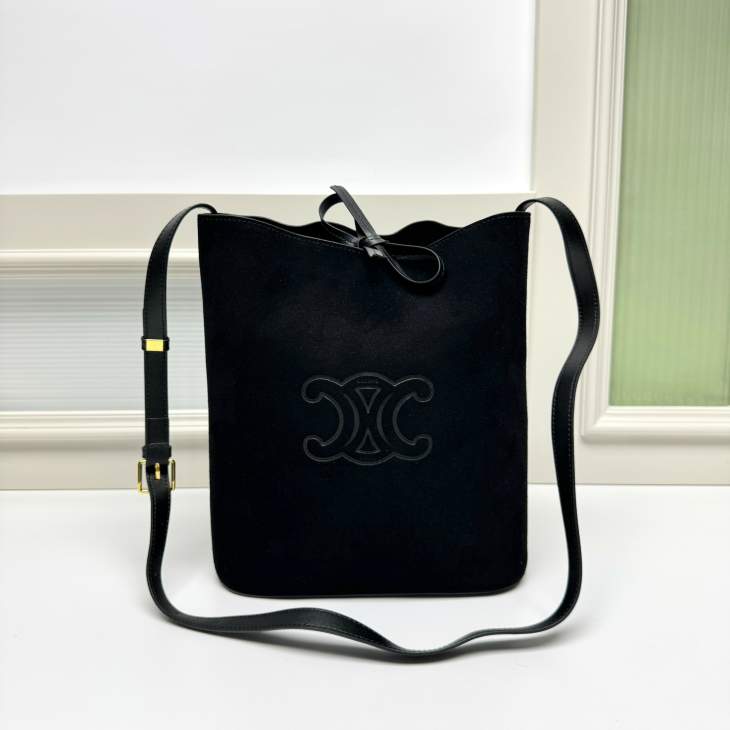 Picture of Celine Handbags _SKUfw225667054fw